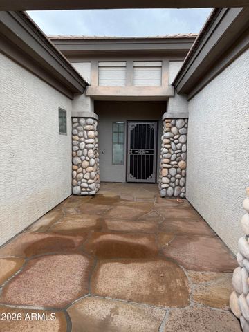 8811 W NICOLET Avenue, Glendale, AZ 85305
