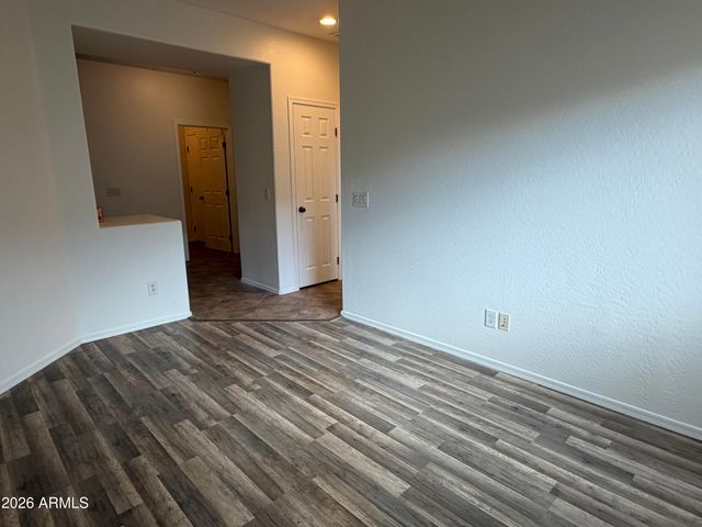 8811 W NICOLET Avenue, Glendale, AZ 85305