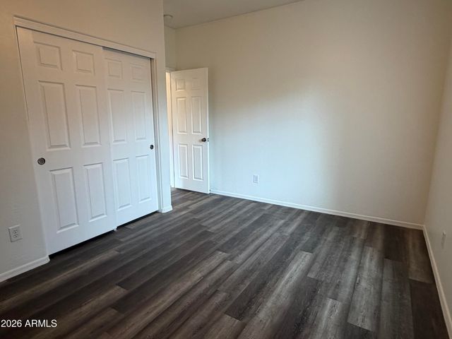 8811 W NICOLET Avenue, Glendale, AZ 85305