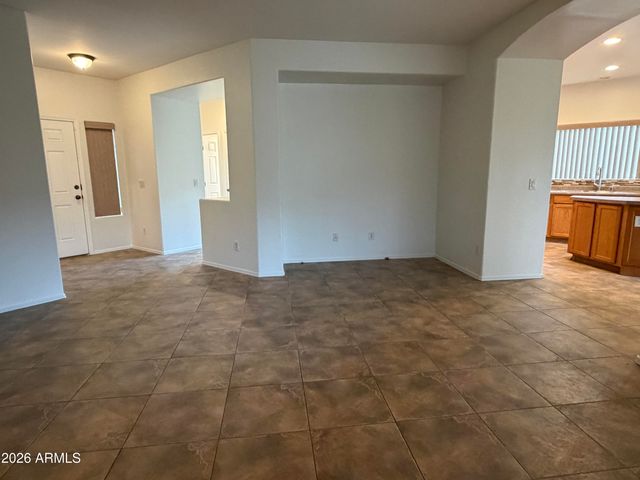 8811 W NICOLET Avenue, Glendale, AZ 85305