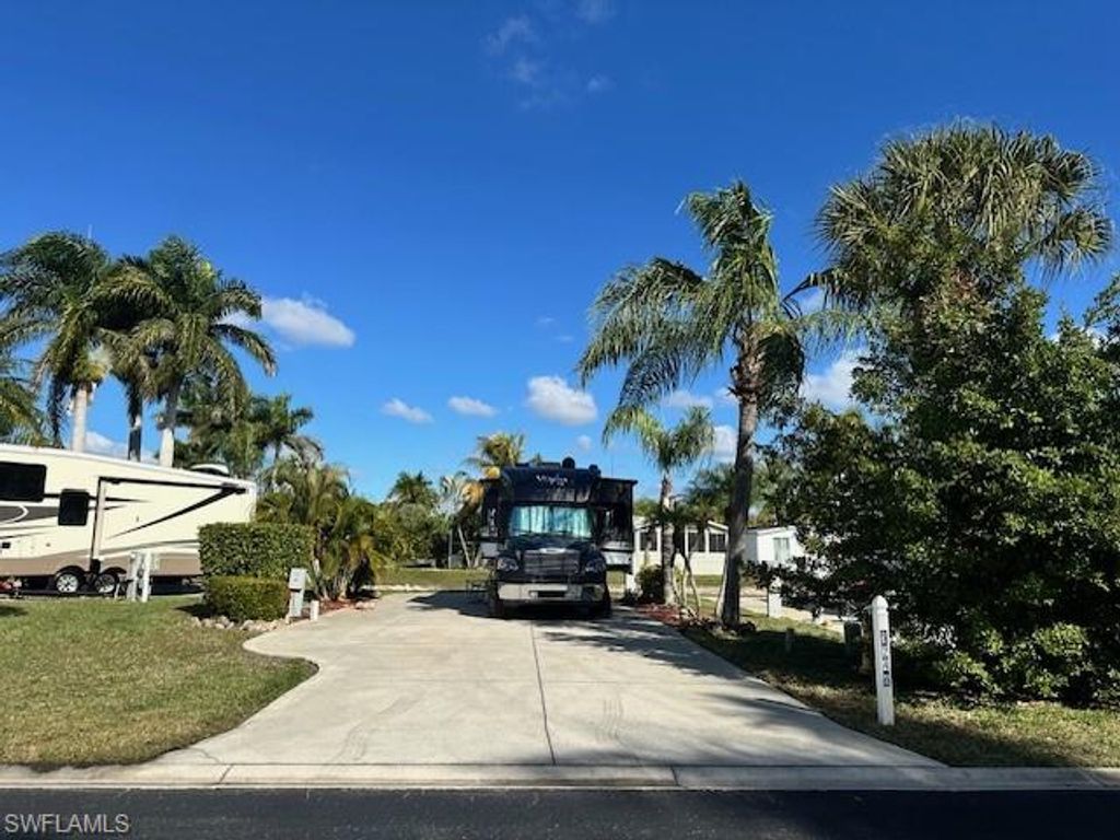 1246 Silver Lakes BLVD, NAPLES, FL 34114 — exterior