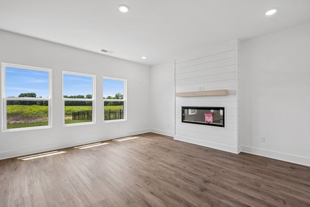 377 Kessel St, Lebanon, TN 37087