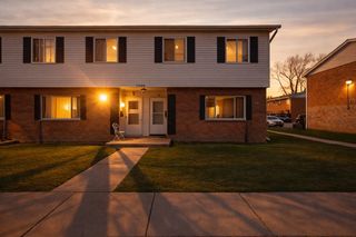 1358 MONOMOY Street A, Aurora, IL 60506