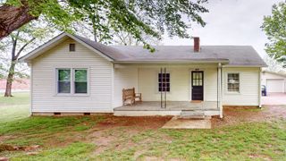 327 Old Huntsville Rd, Fayetteville, TN 37334