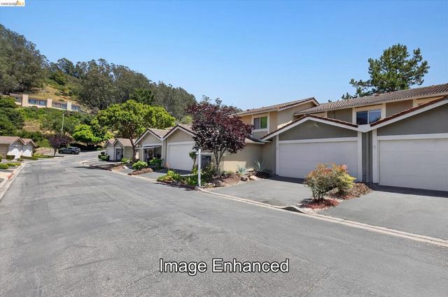 47 Turtle Creek St, Oakland, CA 94605