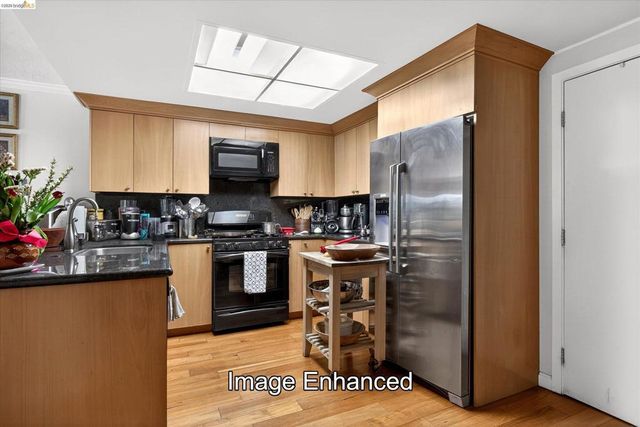 47 Turtle Creek St, Oakland, CA 94605