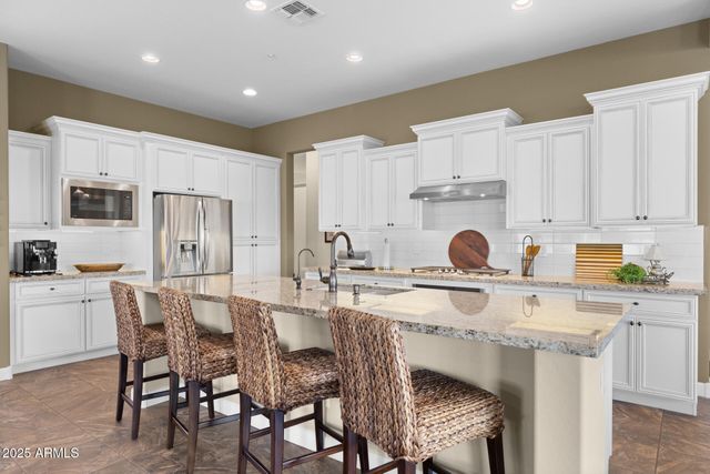 17946 E CINDERCONE Road, Rio Verde, AZ 85263