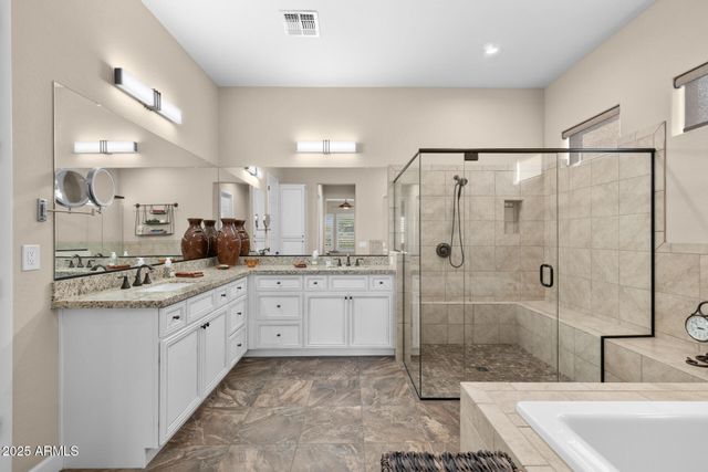 17946 E CINDERCONE Road, Rio Verde, AZ 85263