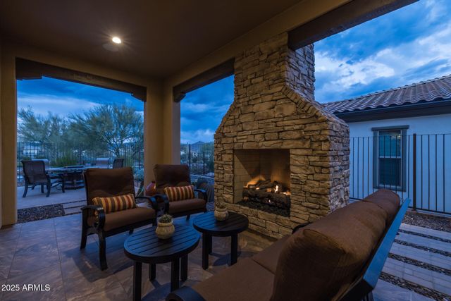 17946 E CINDERCONE Road, Rio Verde, AZ 85263