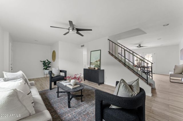 2933 E FAIRMOUNT Avenue, Phoenix, AZ 85016