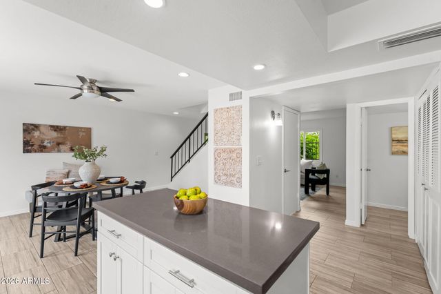 2933 E FAIRMOUNT Avenue, Phoenix, AZ 85016