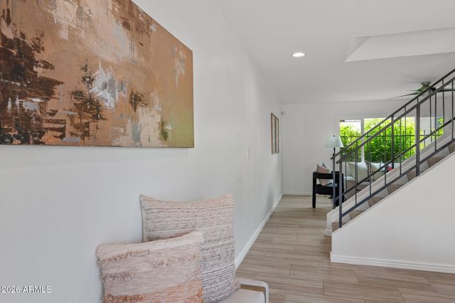 2933 E FAIRMOUNT Avenue, Phoenix, AZ 85016