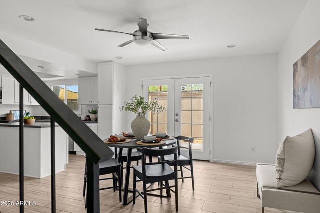 2933 E FAIRMOUNT Avenue, Phoenix, AZ 85016