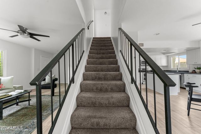 2933 E FAIRMOUNT Avenue, Phoenix, AZ 85016