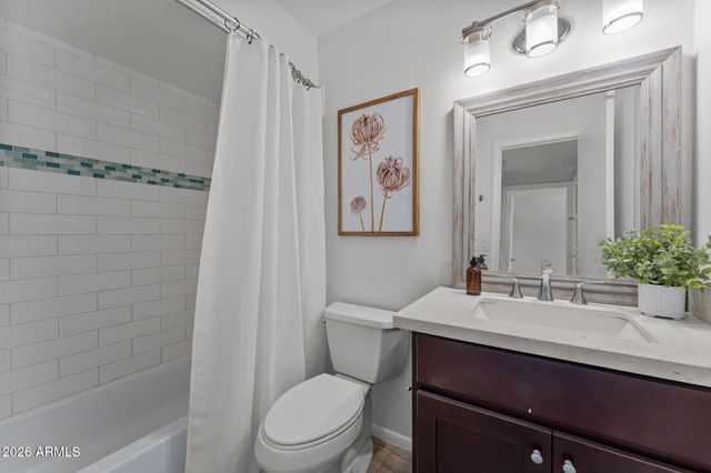 2933 E FAIRMOUNT Avenue, Phoenix, AZ 85016