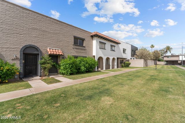 2933 E FAIRMOUNT Avenue, Phoenix, AZ 85016