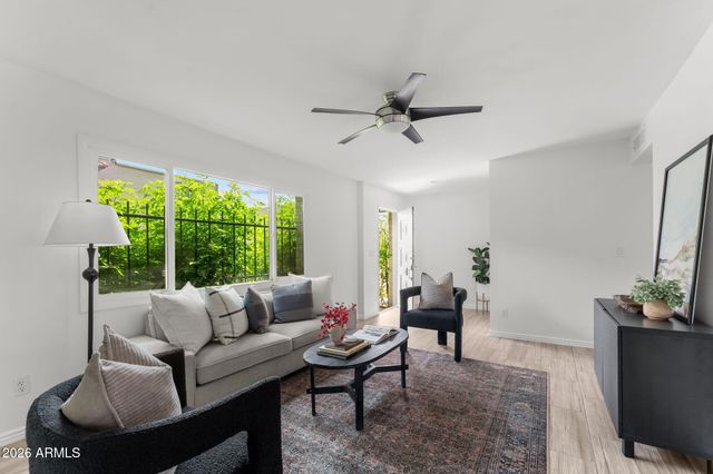 2933 E FAIRMOUNT Avenue, Phoenix, AZ 85016