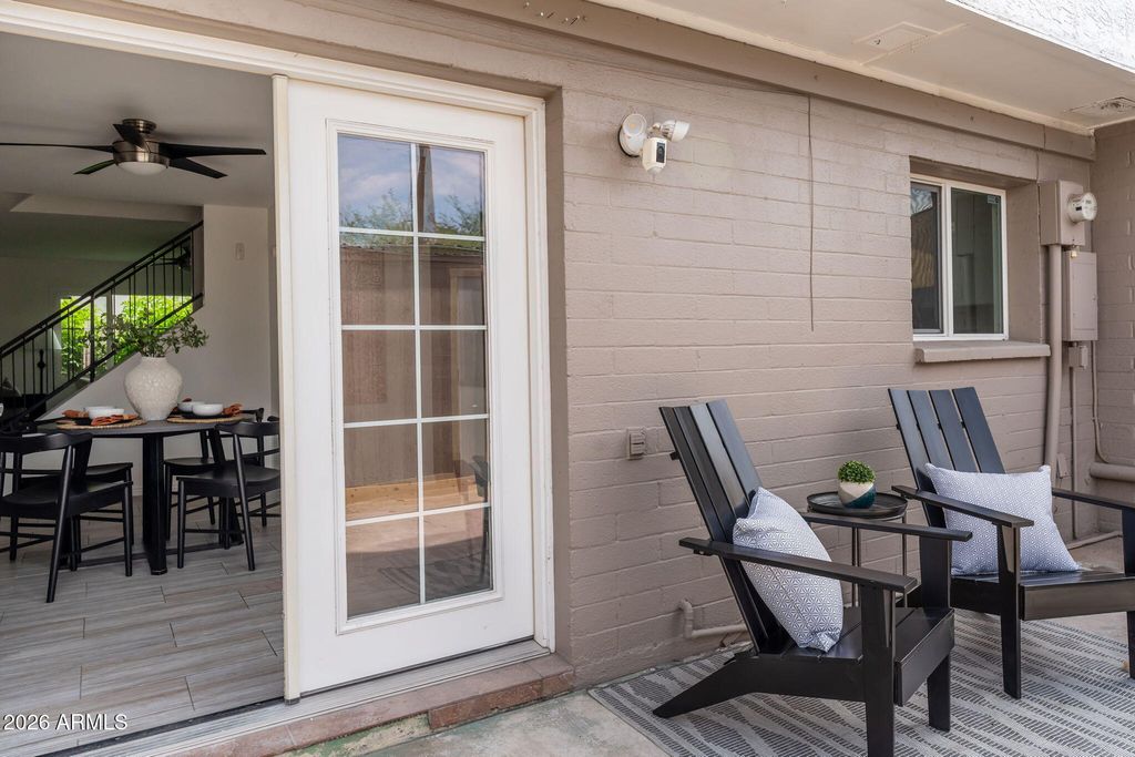 2933 E FAIRMOUNT Avenue, Phoenix, AZ 85016 — photo 2