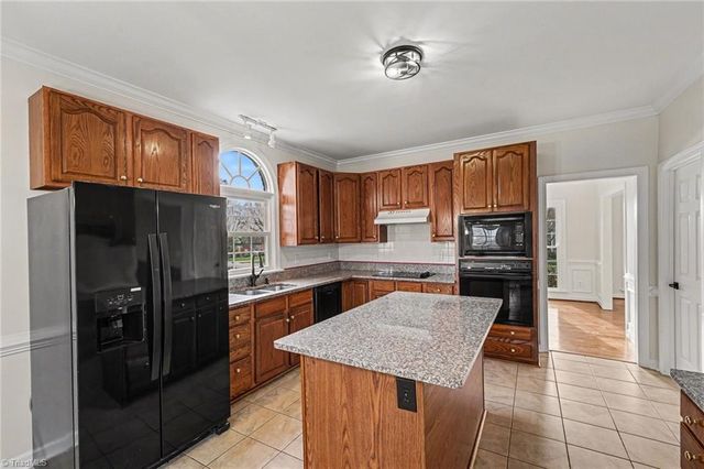 196 Oakmont Drive, Advance, NC 27006