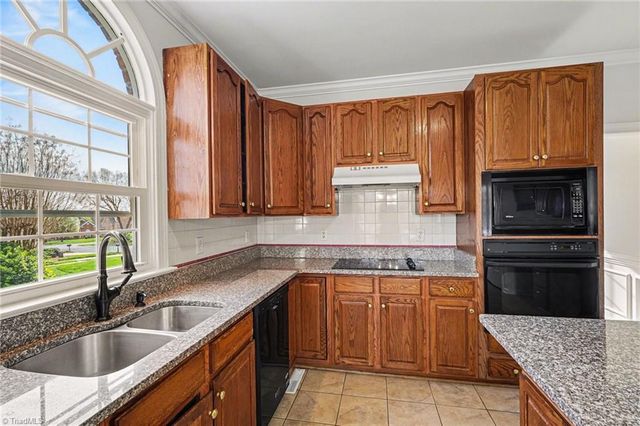 196 Oakmont Drive, Advance, NC 27006