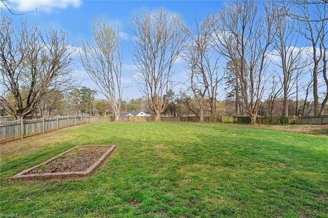 196 Oakmont Drive, Advance, NC 27006