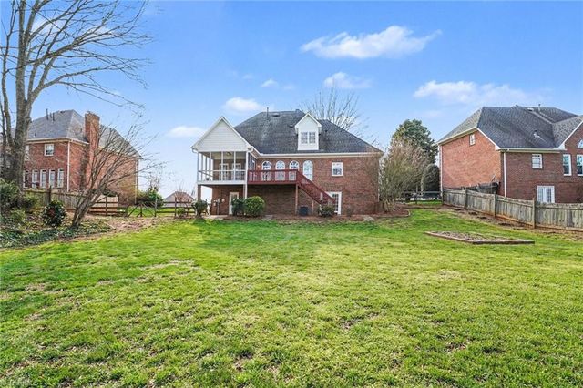 196 Oakmont Drive, Advance, NC 27006