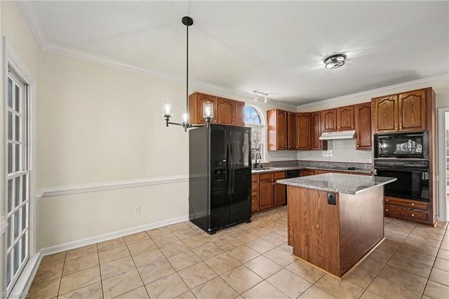 196 Oakmont Drive, Advance, NC 27006