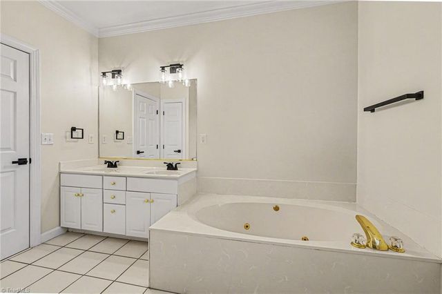 196 Oakmont Drive, Advance, NC 27006