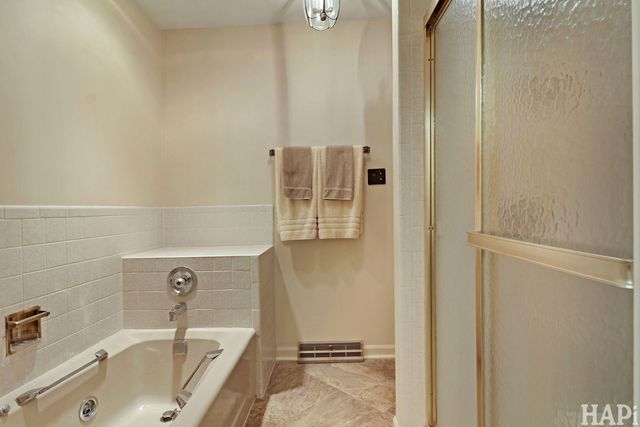 5416 Winding Creek Drive 11, Rockford, IL 61114