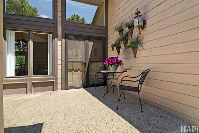 5416 Winding Creek Drive 11, Rockford, IL 61114