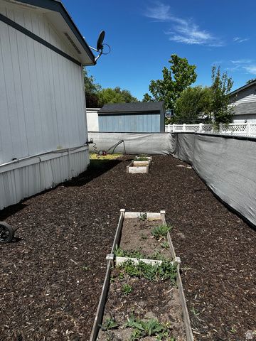 978 W JASMINE DR, Taylorsville, UT 84123
