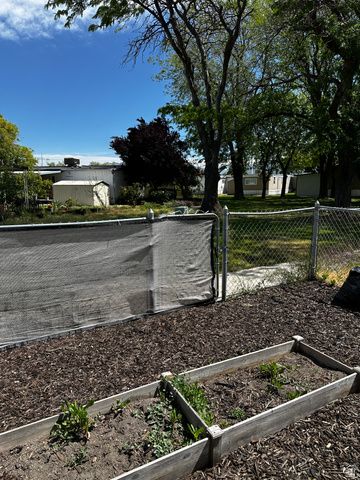 978 W JASMINE DR, Taylorsville, UT 84123