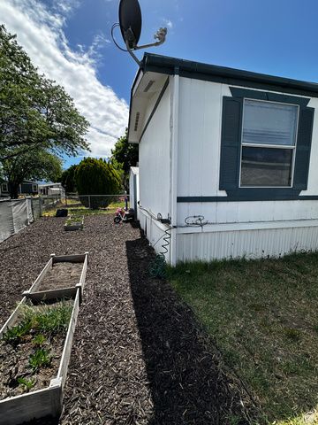 978 W JASMINE DR, Taylorsville, UT 84123
