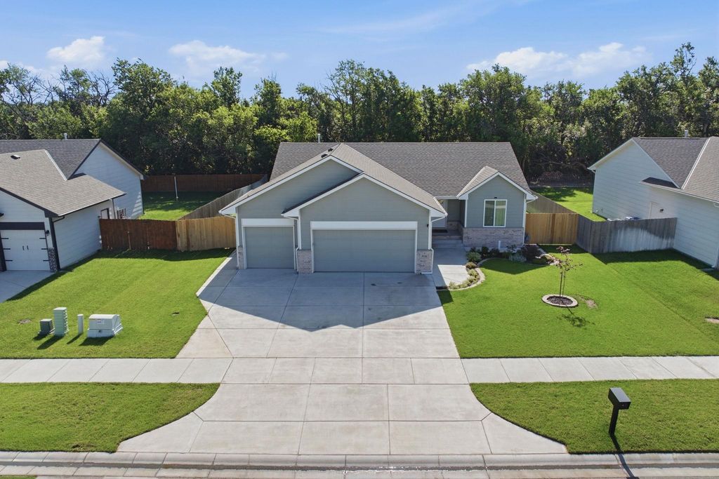 3518 Laughlin St, Derby, KS 67037