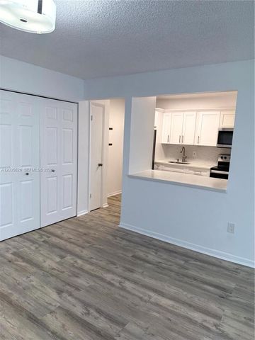 802 NW 87th Ave 321, Miami, FL 33172
