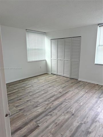 802 NW 87th Ave 321, Miami, FL 33172