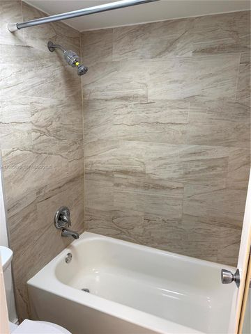 802 NW 87th Ave 321, Miami, FL 33172