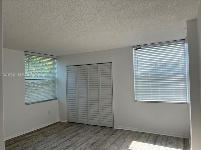 802 NW 87th Ave 321, Miami, FL 33172