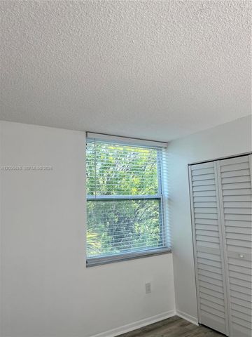 802 NW 87th Ave 321, Miami, FL 33172