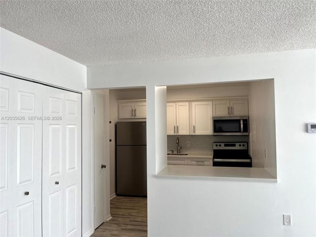 802 NW 87th Ave 321, Miami, FL 33172