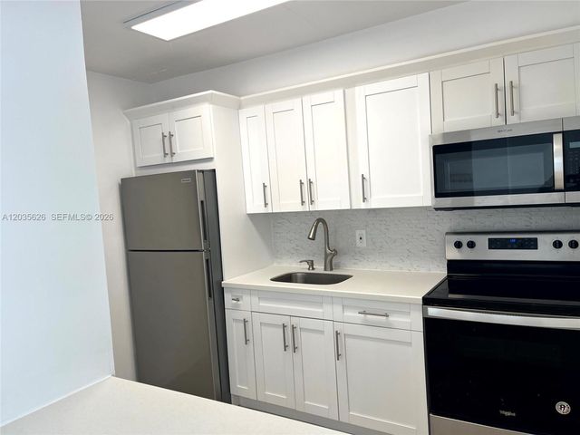 802 NW 87th Ave 321, Miami, FL 33172