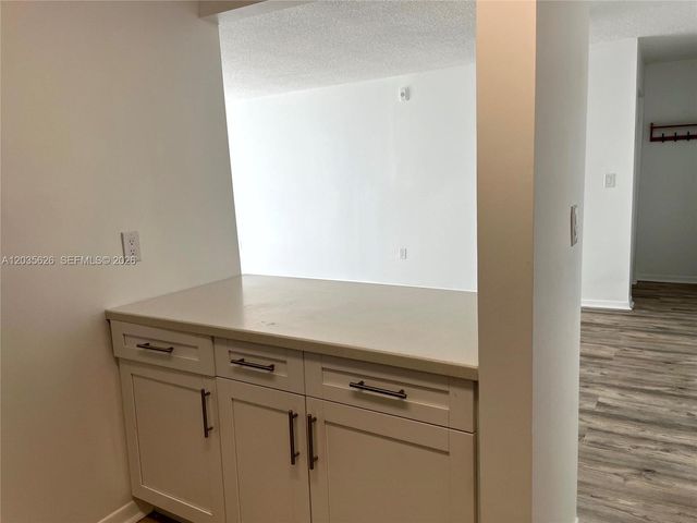 802 NW 87th Ave 321, Miami, FL 33172