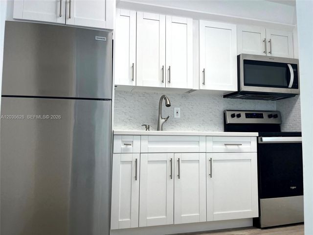802 NW 87th Ave 321, Miami, FL 33172