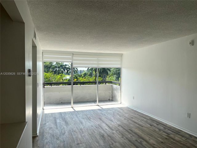 802 NW 87th Ave 321, Miami, FL 33172