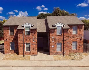104 N Heights Drive, Crowley, TX 76036