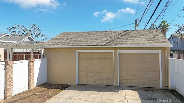 2038 H, Merced, CA 95340