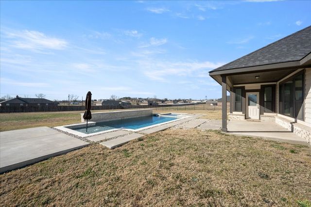 2020 Pebblegate Drive, Weatherford, TX 76085