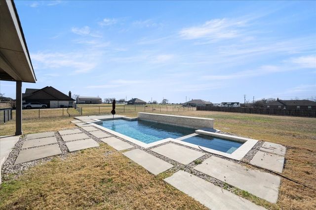 2020 Pebblegate Drive, Weatherford, TX 76085