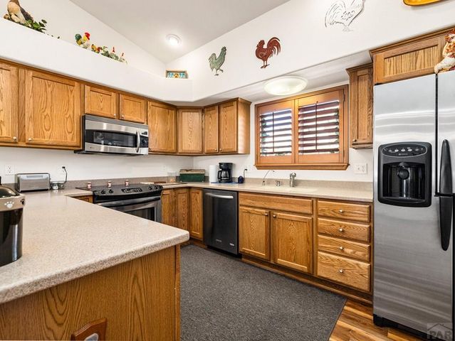 1006 Olivecrest Dr, Pueblo, CO 81005