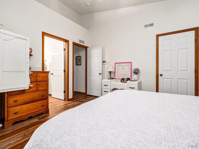 1006 Olivecrest Dr, Pueblo, CO 81005